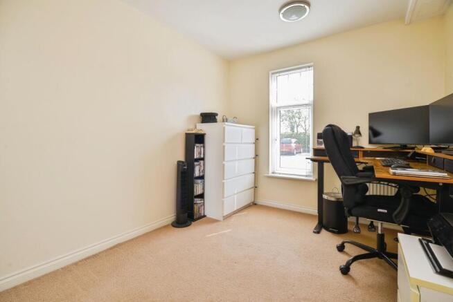 2 bed Flat for sale Image 7