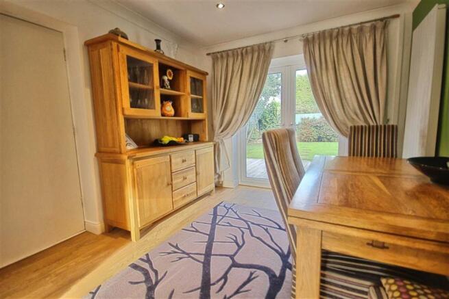 KITCHEN /DINING ROOM