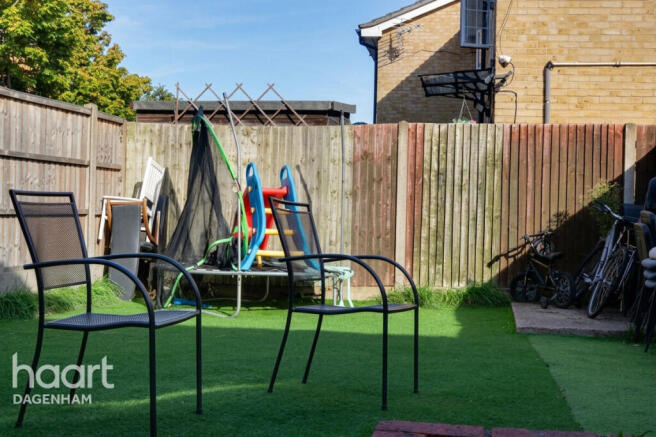 Coopers Close, Dagenham photo 5