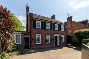 9 Croft Cottage, Rathgar Avenue, London W13 9PL