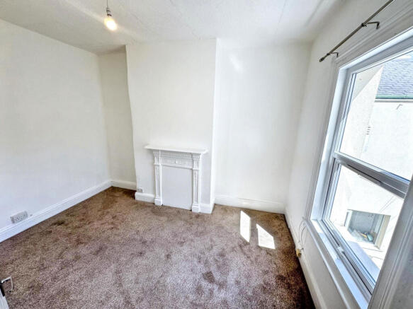 3 bed Terraced to rent Image 7