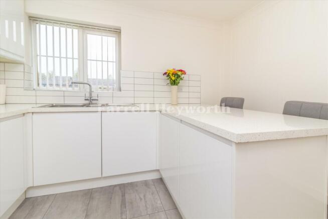 Kitchen image 3