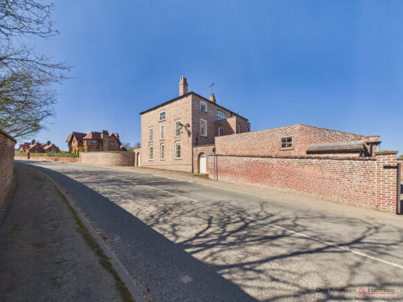 6 bed Detached for sale Image 6