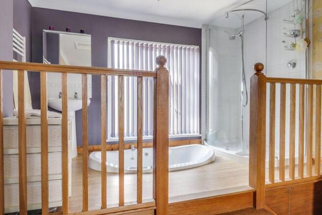 Ensuite to Bed 1