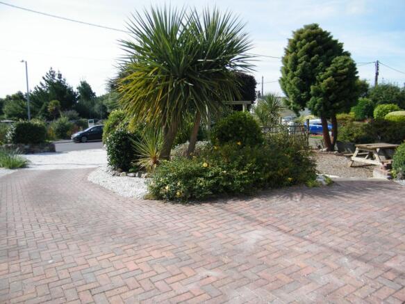 Front Parking/Garden