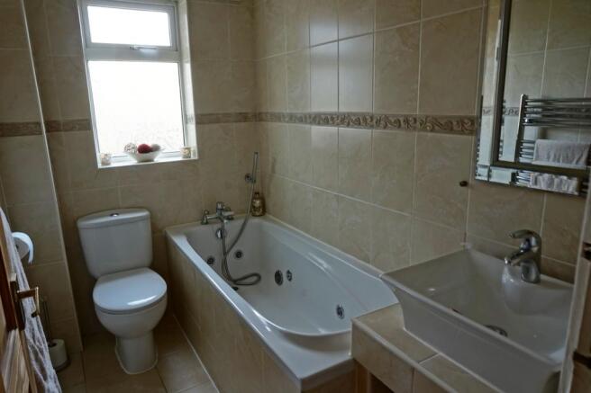 Bathroom.JPG