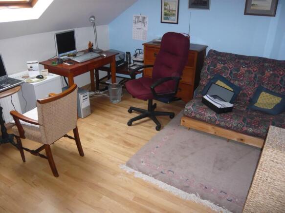 BEDROOM 3