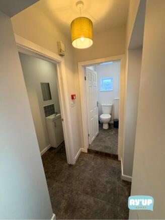 1 bed House Share to rent Image 4