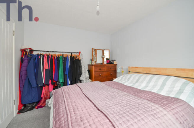 Bedroom 1 (2).JPG