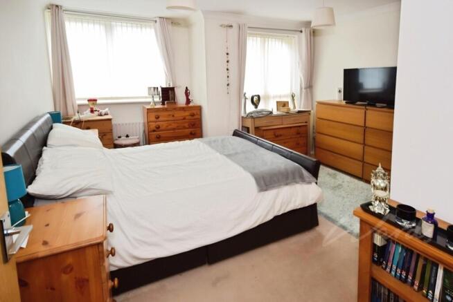 PHARALOPE BEDROOM