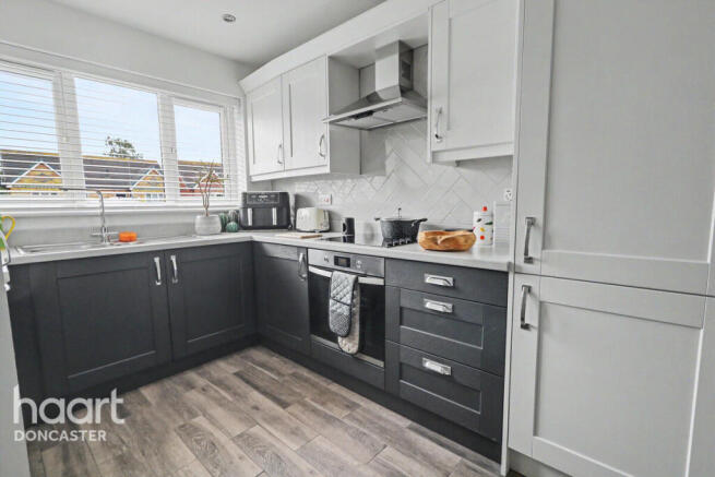 3 bed Semi-Detached for sale Image 9