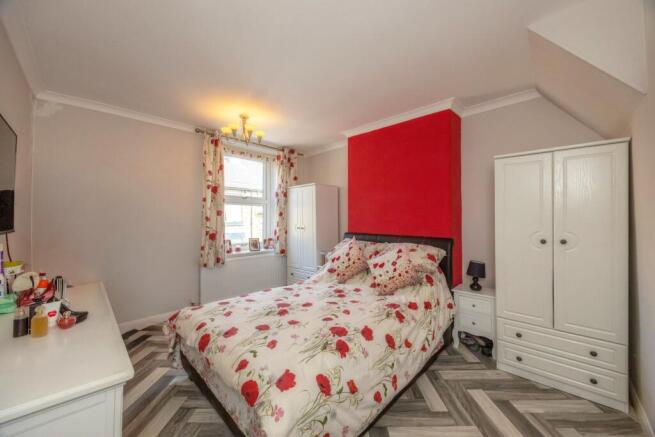 3 bed Terraced for sale Image 9