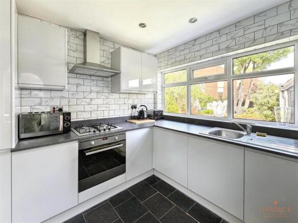 3 bed Detached for sale Image 8