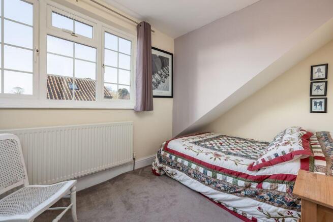4 bed Semi-Detached for sale Image 12