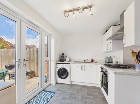 2 bed Semi-Detached for sale Image 6