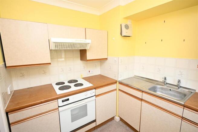 Mulberry Mead, Whitchurch photo 4