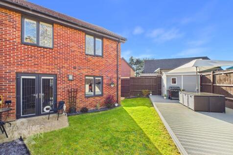 Whooper Close, Long Stratton, Norwich