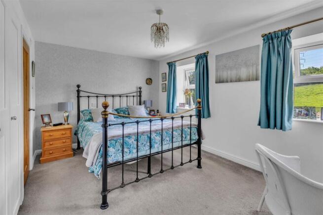 3 bed Cottage for sale Image 12