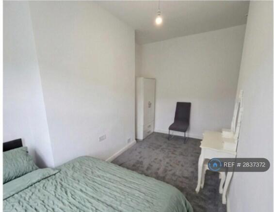 1 bed House Share to rent Image 5