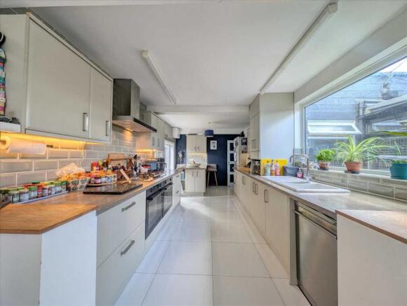 Kitchen /