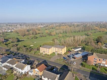 By the Golf Course & close to the Beach, Thorpe Bay, Essex, SS1