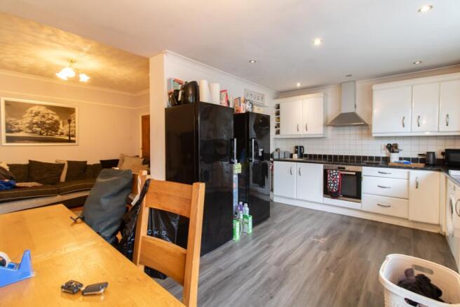 3 bed Semi-Detached for sale Image 6