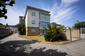 Flat 4, 36 38 Cannon Court, High Street, Shoeburyness, Southend-on-sea SS3 9AP