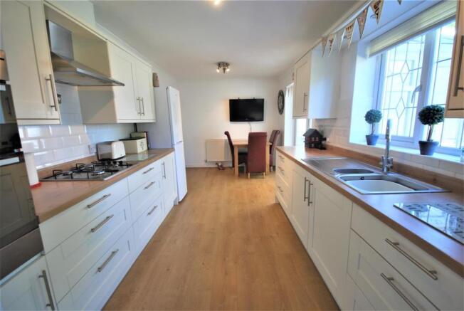 RE-FITTED OPEN PLAN KITCHEN/DINER: