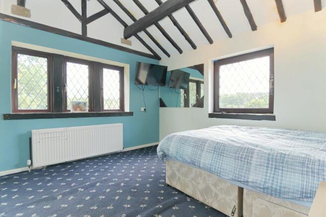 3 bed House for sale Image 12