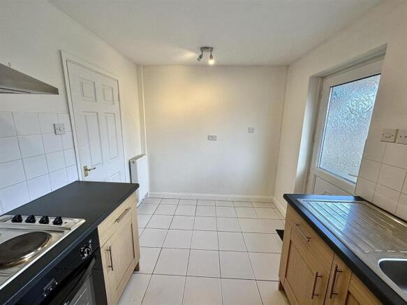 Kitchen (2/2)