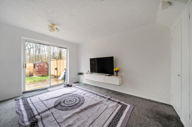 1417043-12-6995b2...