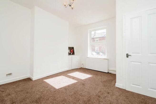 124 Walthew Lane, Platt Bridge, Wigan, Lancashire, WN2 5AW photo 4