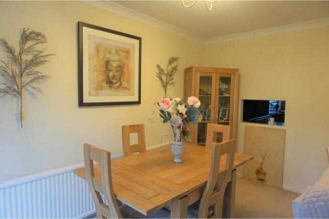 Lounge/Dining Room