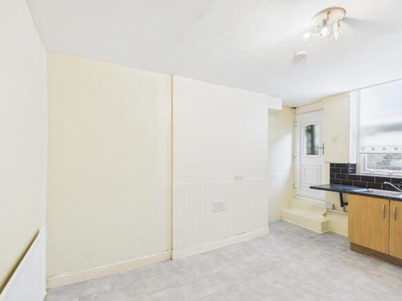 3 bed Terraced for sale Image 8