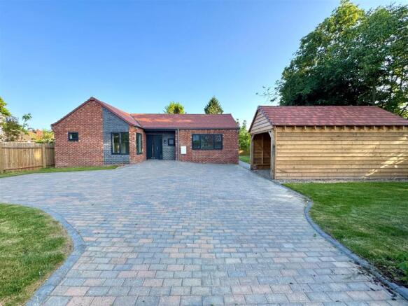 Chantry Way bungalow n.jpg