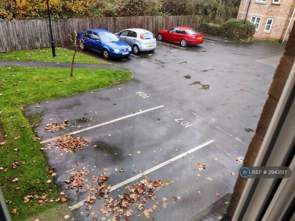 2 bed Flat to rent Image 11