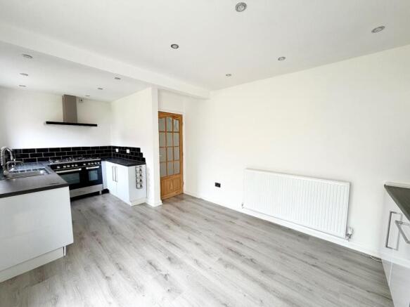 3 bed Terraced for sale Image 4