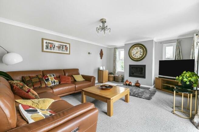 Lounge 3.jpg