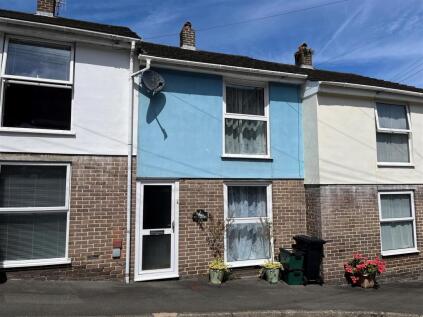 House with Garage - Victoria Road, Dartmouth