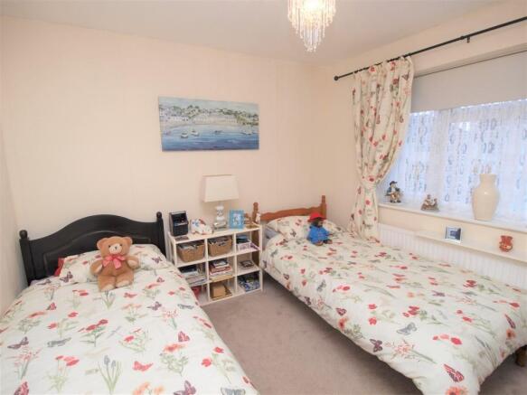 BEDROOM 2