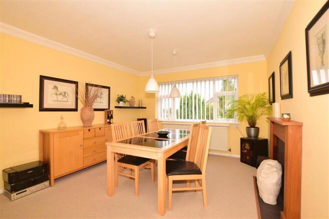 Bedroom 3 /Dining Room