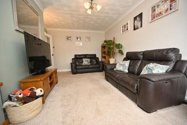2 bed Semi-Detached Bungalow for sale Image 6