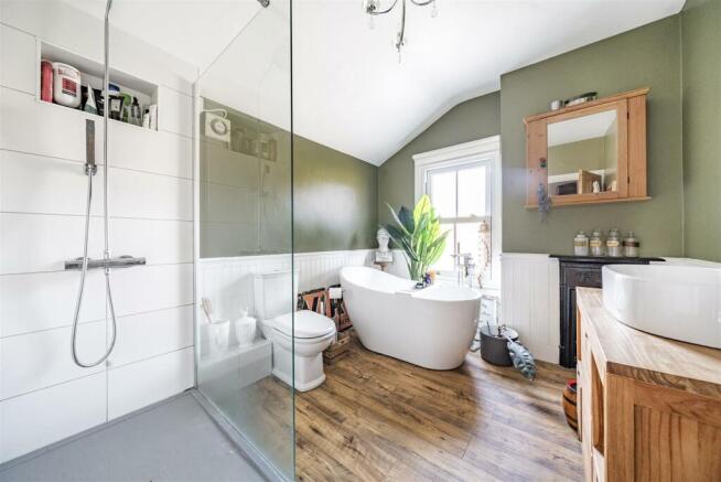 bathroom h.jpg