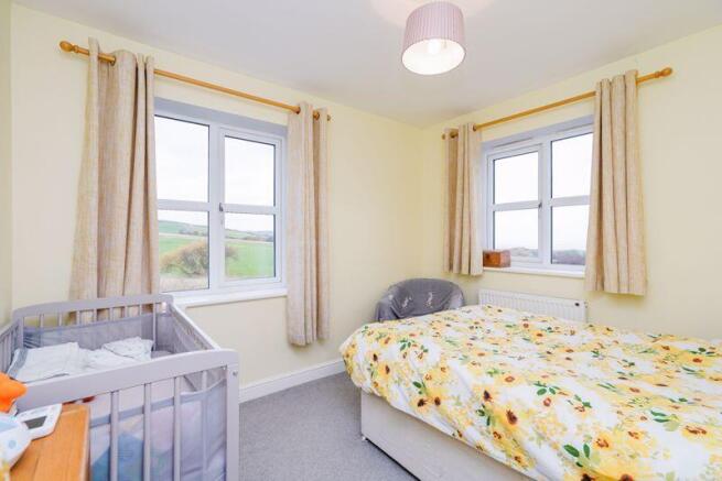 4 bed Detached for sale Image 11