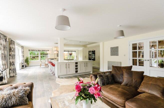 Sitting and Kitchen