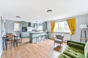 14, 4 Donne House, Samuel Close, London SE14 5RP