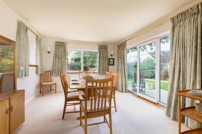 2 St Margaret's Close 15.jpg