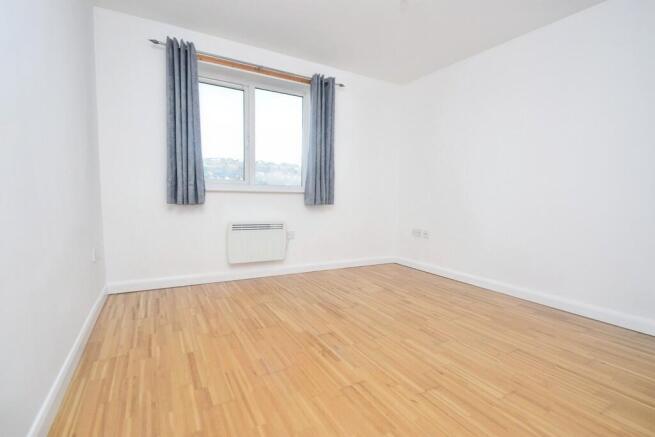 2 bed Flat for sale Image 5