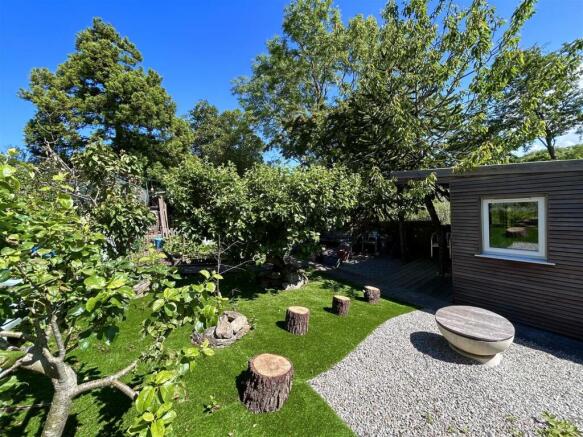 LOWER GARDEN