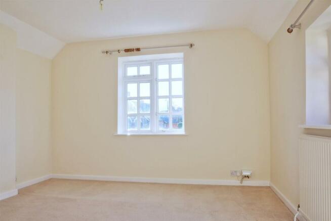 Bedroom 1.jpg